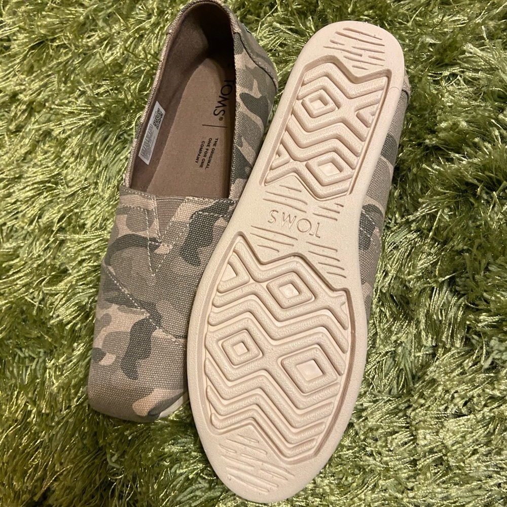 Toms size 7 - Picture 2 of 3